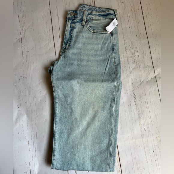 NWT Old Navy High-Waisted OG Loose Jeans Light Wash Size 8 Mom Jeans Retro Fall - Picture 4 of 6
